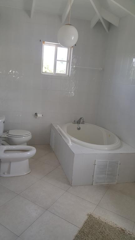 Worthing Beach Apartments Бриджтаун Экстерьер фото